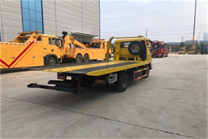 淮海中路非事故拖车